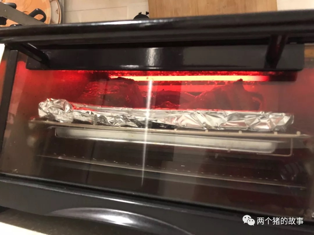 下层放水,上层慢慢上色。